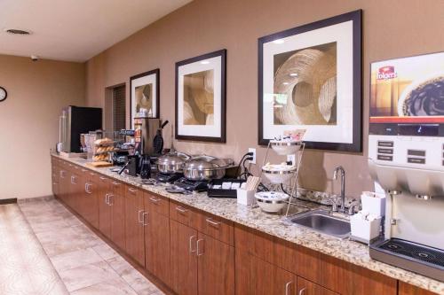 MainStay Suites Fargo - image 2