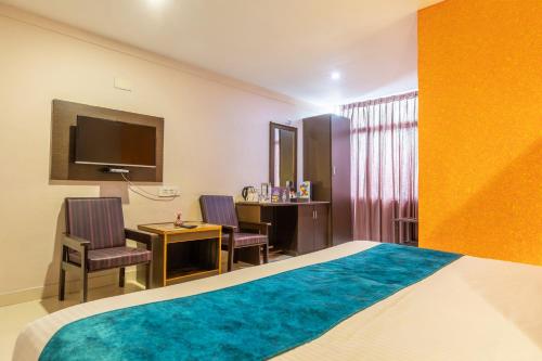 Deluxe Double Room image 5