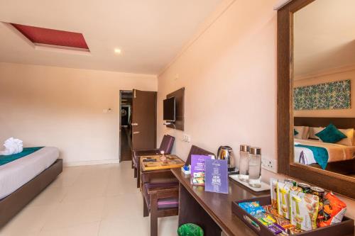 Deluxe Double Room image 3