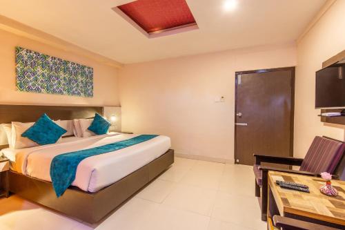Deluxe Double Room image 2