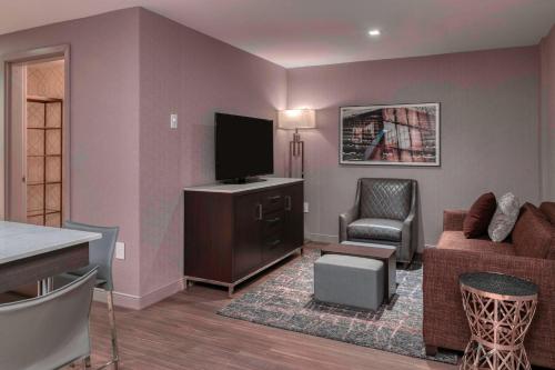 Residence Inn by Marriott Weehawken - image 8