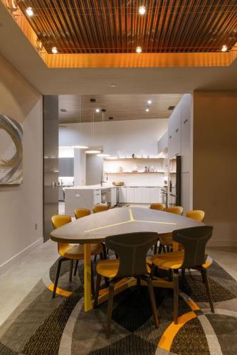 Vanguard by Fieldtrip 5 Bd Private Luxury with Infinity Pool Game Room, Yucca Valley (zdjęcie 9)
