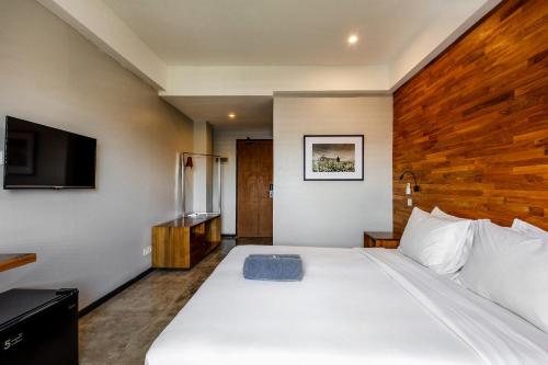 Standard Double Room image 4