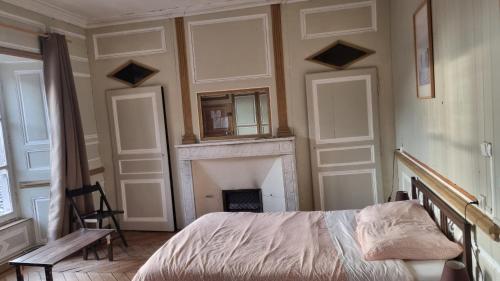1 double bed, 1 twin bed