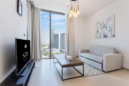 STAY BY LATINEM Luxury 1BR Holiday Home CV B1311 near Burj Khalifa, Dubai (photo 2)