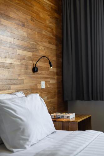 Standard Double Room image 6