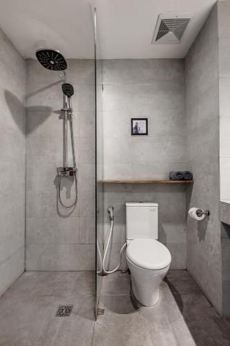 Double or Twin Room with Balcony image 7