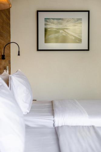 Double or Twin Room with Balcony image 8