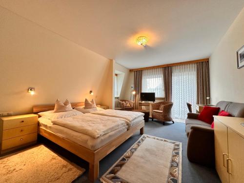Pension zum Lowen, Parkplatz, Wlan, Zentral in Bad Steben