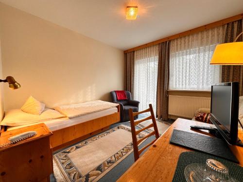 Pension zum Lowen, Parkplatz, Fruhstuck, Wlan, Zentral 729m von Bad Steben entfernt
