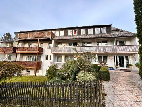 Pension zum Löwen, Parkplatz, Wlan, Zentral in Bad Steben, Deutschland