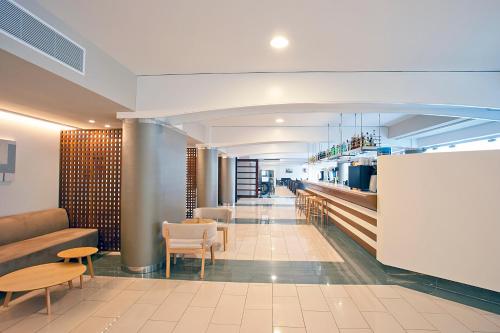 FERGUS Bermudas - image 2