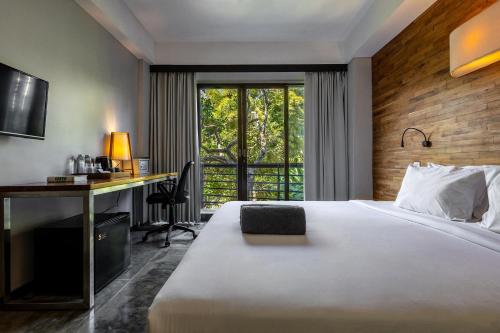 Surf Motel Canggu - Tap to explore photos