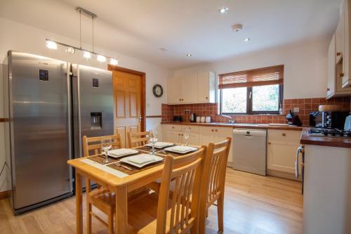 Boutique Four Bed Holiday Home in Inverness in Milton of Leys