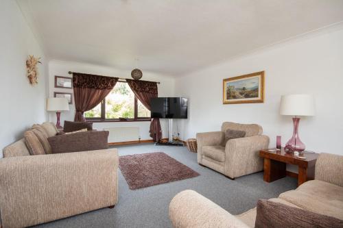 Boutique Four Bed Holiday Home in Inverness in Milton of Leys