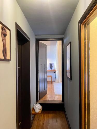 ทางเข้า, Huis Hector Mechiels ROOM in ซินต์-นิคลาส