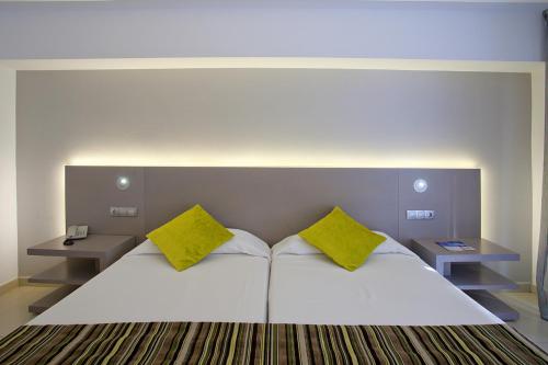 FERGUS Bermudas - image 8