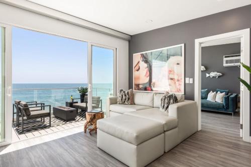 The Malibu Five - No. 1 - Beachfront 1 Bd w pvt balcony parking beach access in Malibu, USA