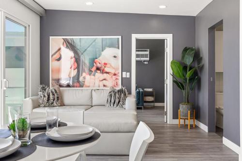 The Malibu Five - No. 1 - Beachfront 1 Bd w pvt balcony parking beach access in Malibu, USA