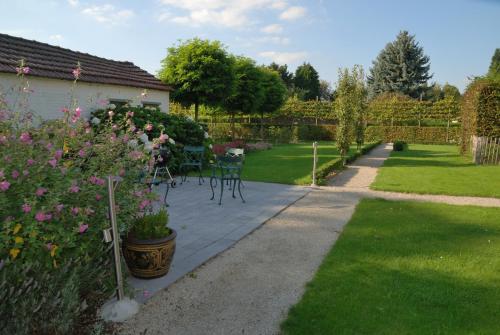 สวน, Guesthouse Les Tilleuls in เฟลอรุส