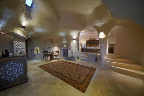 Ages in Cappadocia, Uchisar (photo 2)
