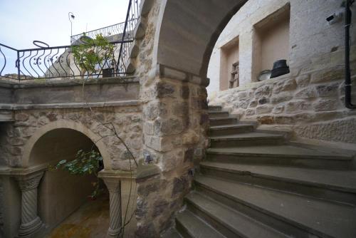 Ages in Cappadocia, Uchisar (photo 9)