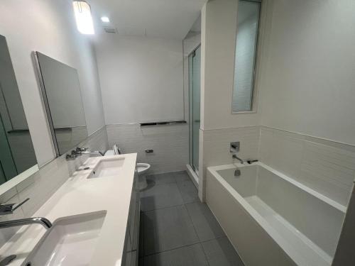 Luxury 2 BD unit in Financial District, New York (Foto 9)
