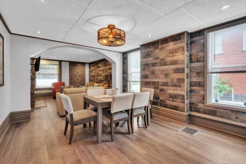 Cozy Renovated 19th Century Home, 5 Min to OSU!