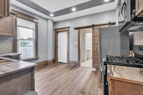 Cozy Renovated 19th Century Home, 5 Min to OSU!