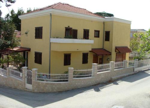 Apartments Mana - 250 m from sea - image 9