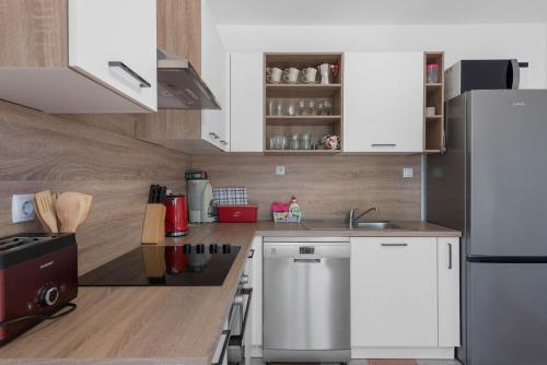 2 bedrooms, 4 beds