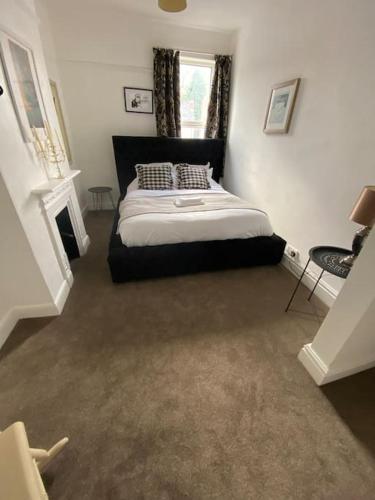 6 bed house - 12 minutes to City Centre in Perry Common