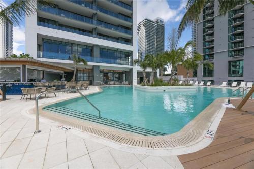 La Terrasse by VIAC - Luxury Bay View Studio with Balcony 29th Floor Miami in Miami, USA