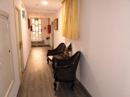 HOSTAL HENARES in سان فرناندو دي هيناريس