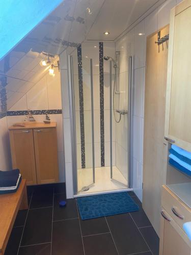淋浴間, Ferienwohnung in Breiholz zwischen den Meeren, am Nordostseekanal in 布賴霍爾茨