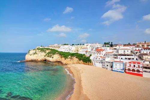 Apartment Breeze located in the heart of Carvoeiro - image 2