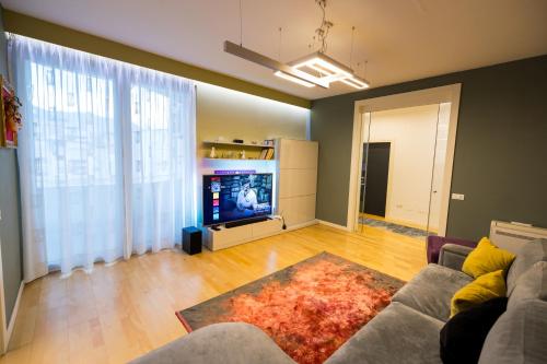 Tirana Center Luxury Landing, Тирана