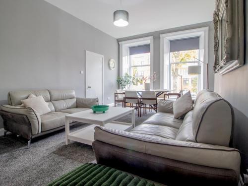 Spacious Hillhead Haven - Pass the Keys, Glasgow