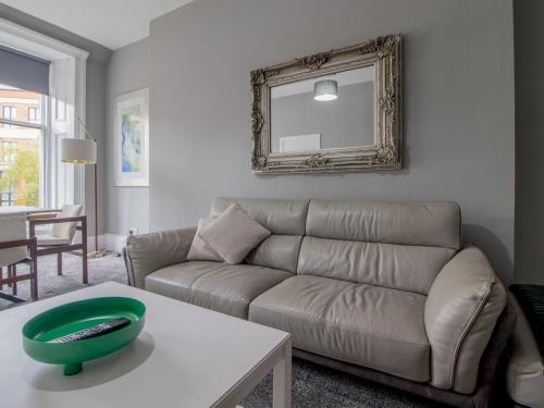 Spacious Hillhead Haven - Pass the Keys, Glasgow (photo 6)