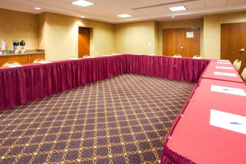 Holiday Inn Express Hotel & Suites Hagerstown an IHG Hotel - image 11