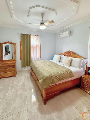 JezHos - Dina Fully Furnished Apartment