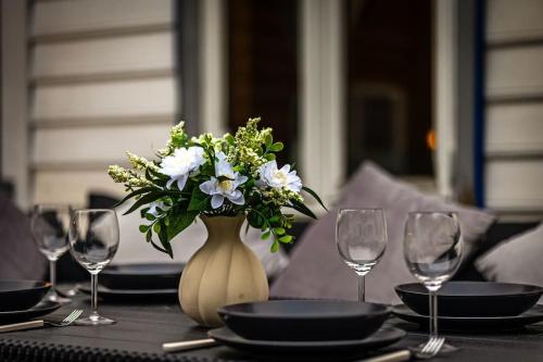 Kong Oscars gate 28 - 301 Kong Oscars gate 28 - 301