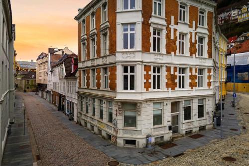 Kong Oscars gate 28 - 301 Kong Oscars gate 28 - 301