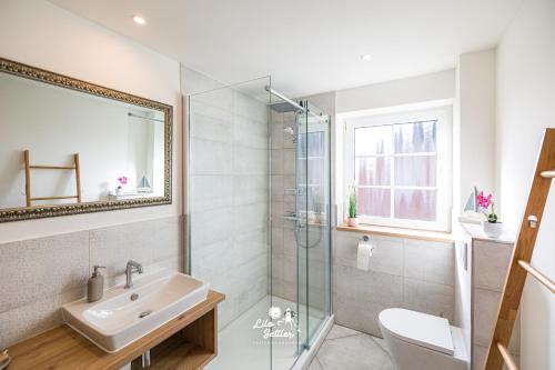 Bathroom, Ferienwohnung Mia, 1 OG in Westerdeichstrich