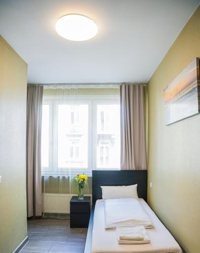 Standard Single Room image 1