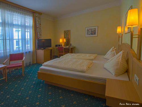 1 queen bed