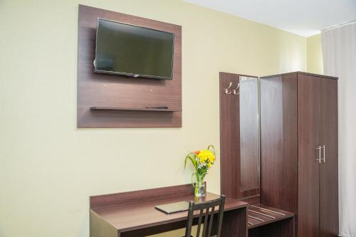 Comfort Triple Room image 6