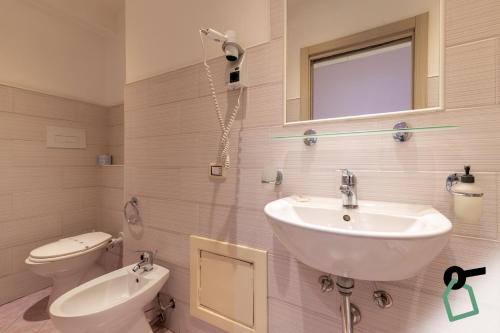 Double or Twin Room image 1