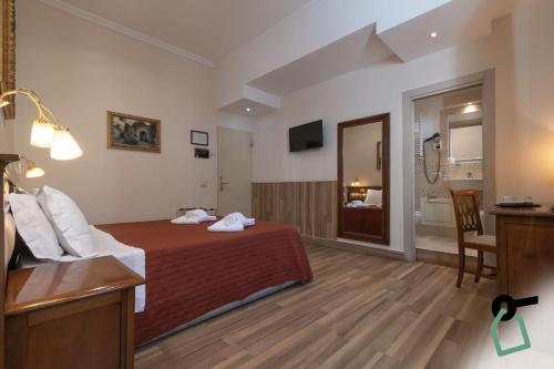 Double or Twin Room image 10