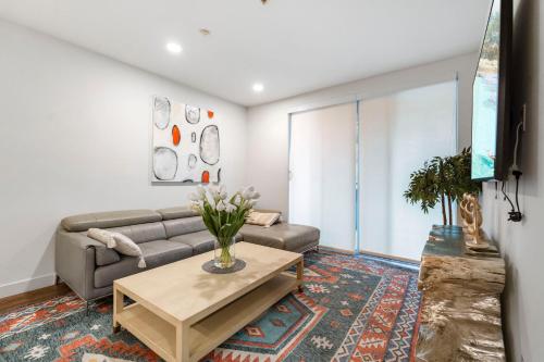 3 Lux large apartment heart of SM, Los Angeles (fotografie 3)